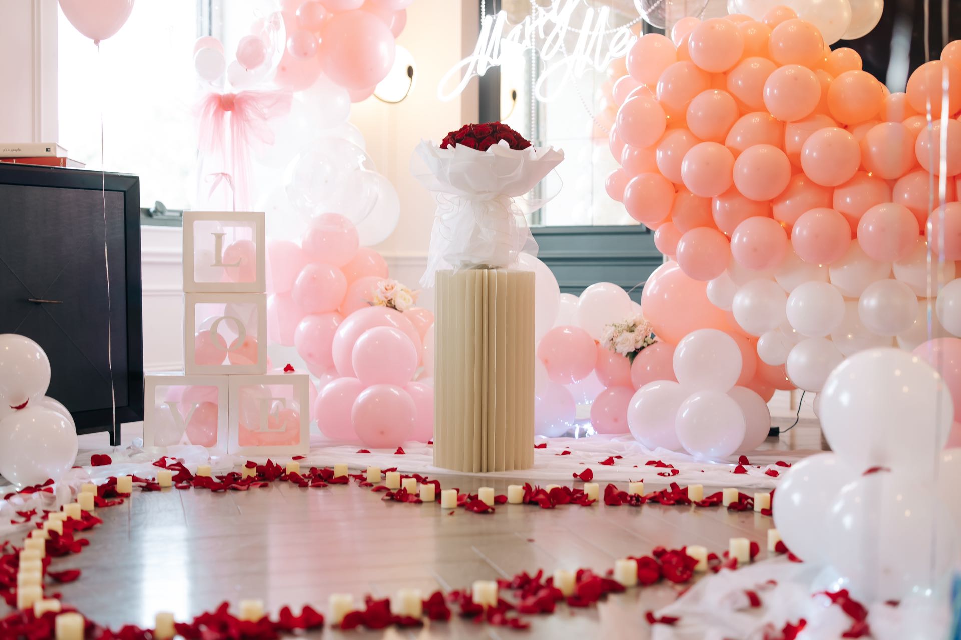 NYC Sweet Love Proposal Decor|Balloon Arch & Giant Heart + Red Rose Bouquet