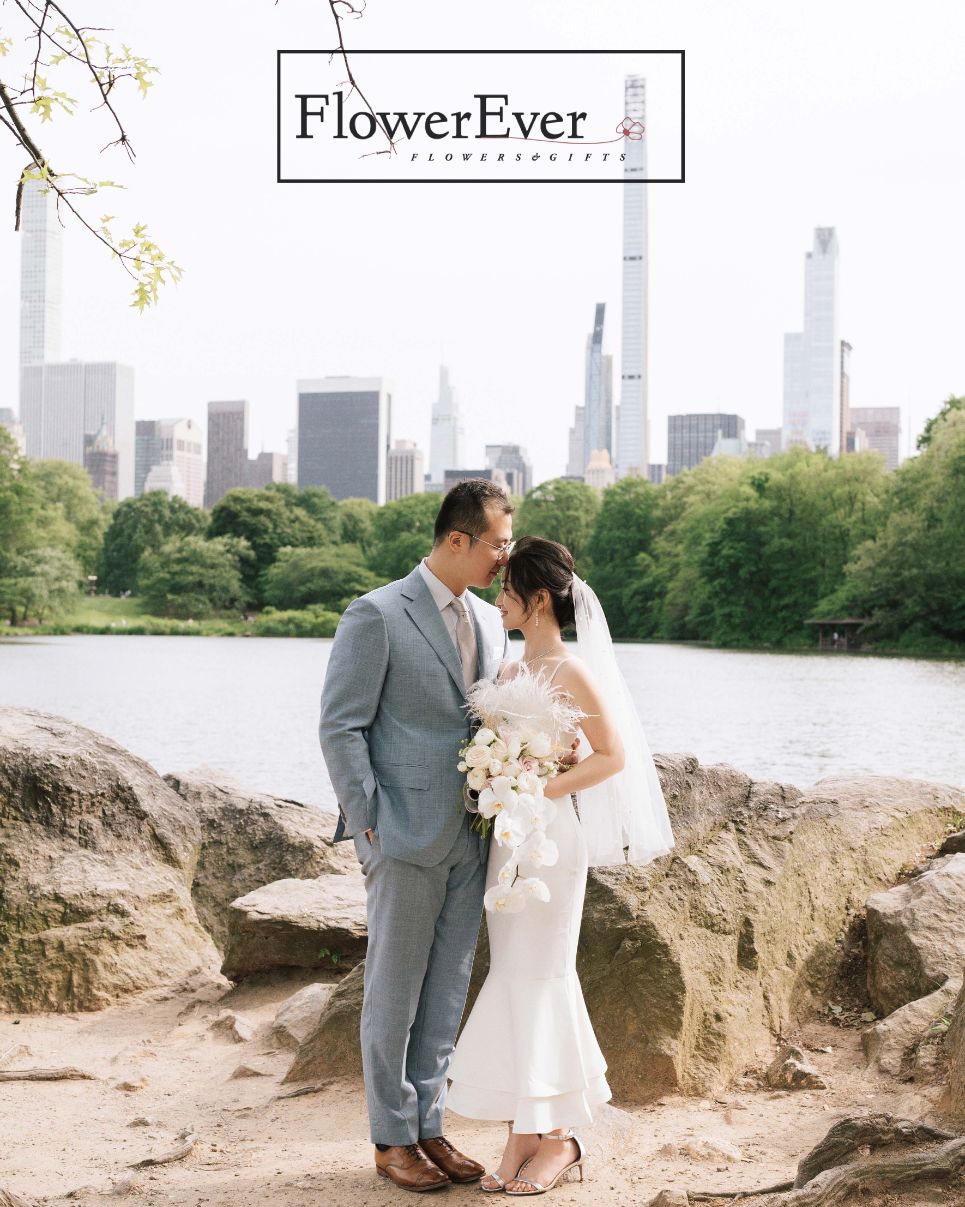 Your dream wedding bouquet: White & Pink Orchids | Medium