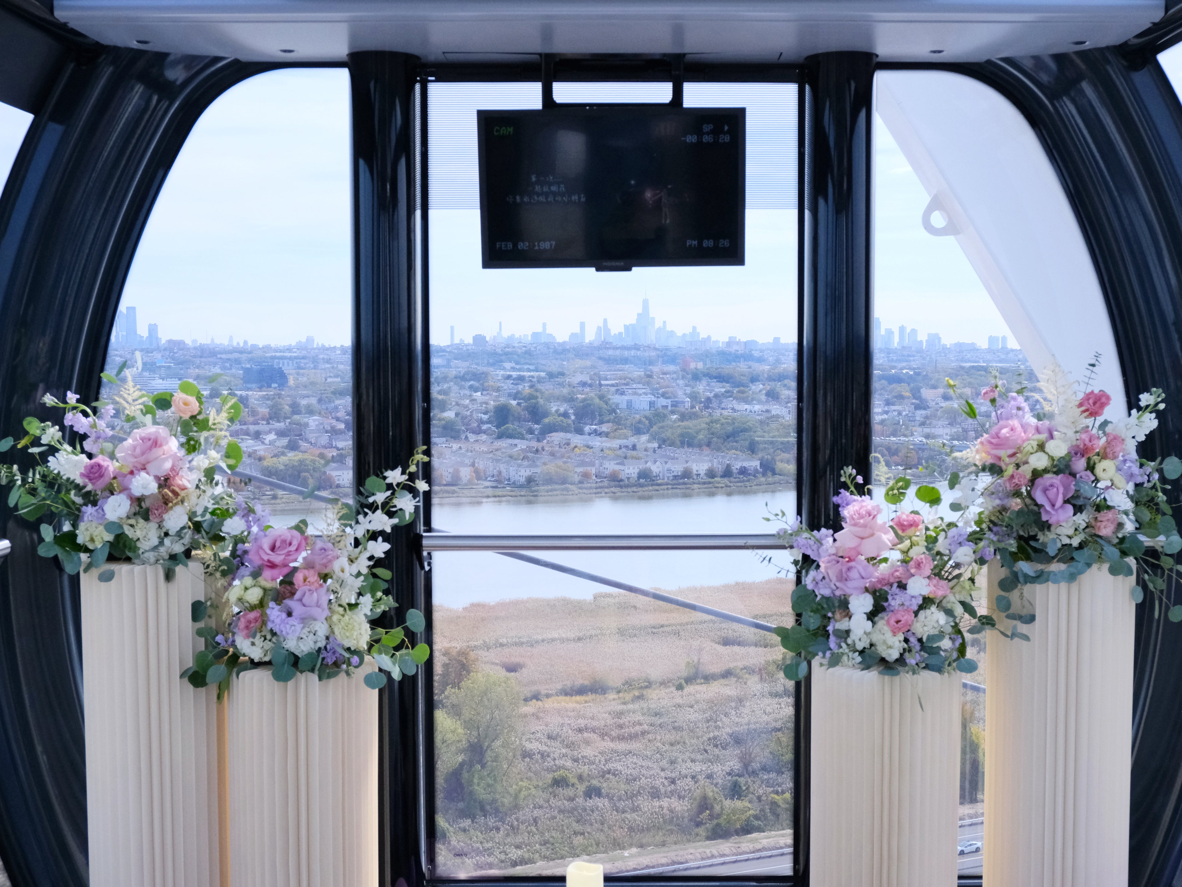NYC Luxe Ferris Wheel Proposal Decor|Flowers, Balloon + Bouquet