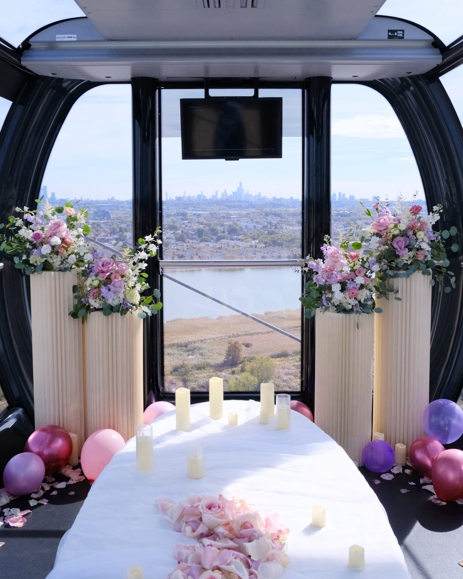 NYC Luxe Ferris Wheel Proposal Decor|Flowers, Balloon + Bouquet