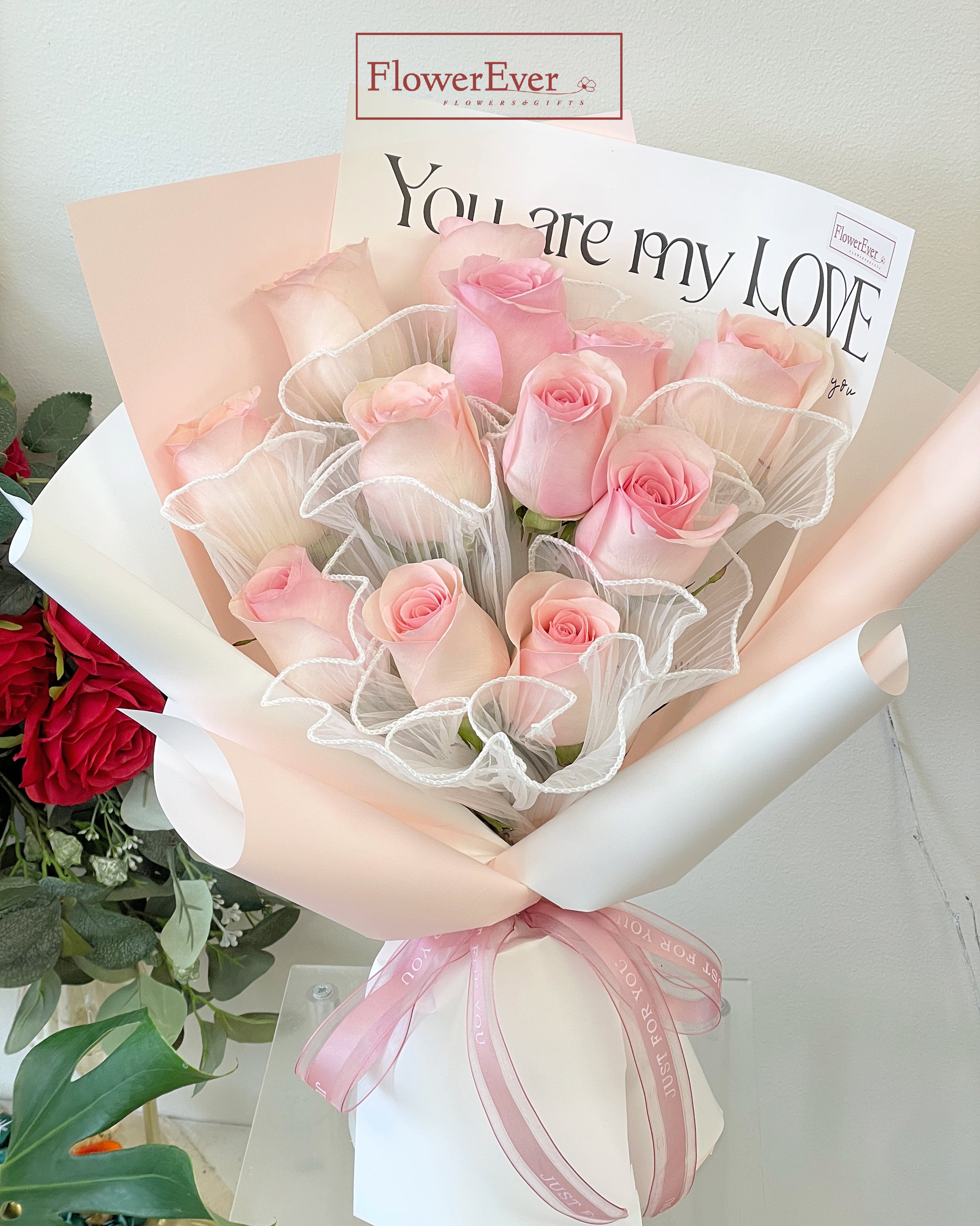 Pink Rose Bouquet with lace design