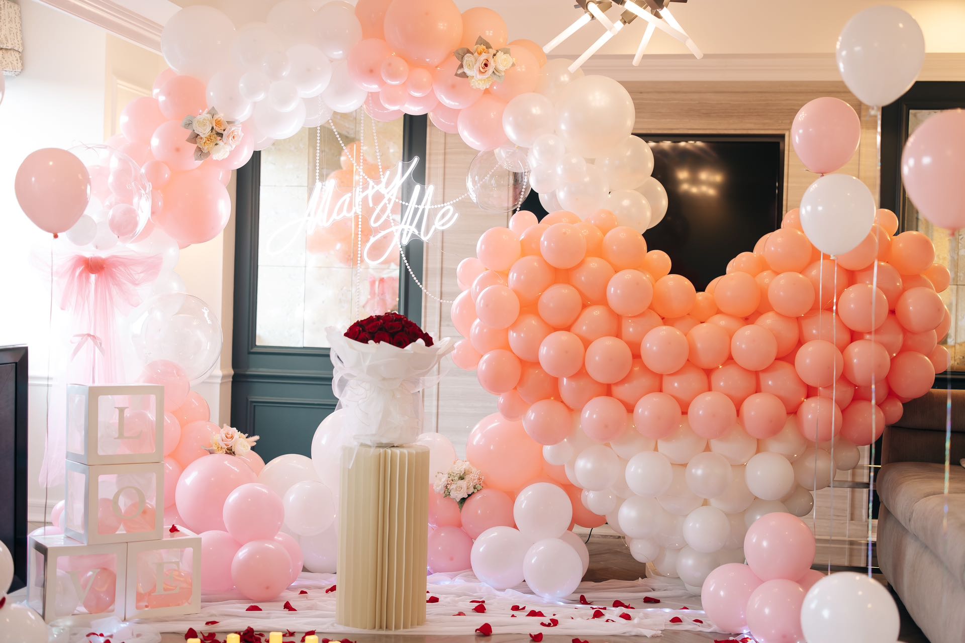 NYC Sweet Love Proposal Decor|Balloon Arch & Giant Heart + Red Rose Bouquet