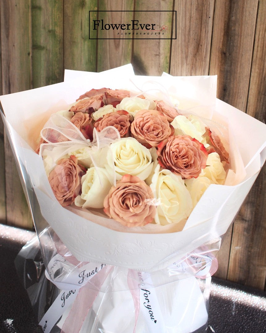 Deluxe Floral Splendor: Cappuccino & White Rose Bouquet with 24 Stems