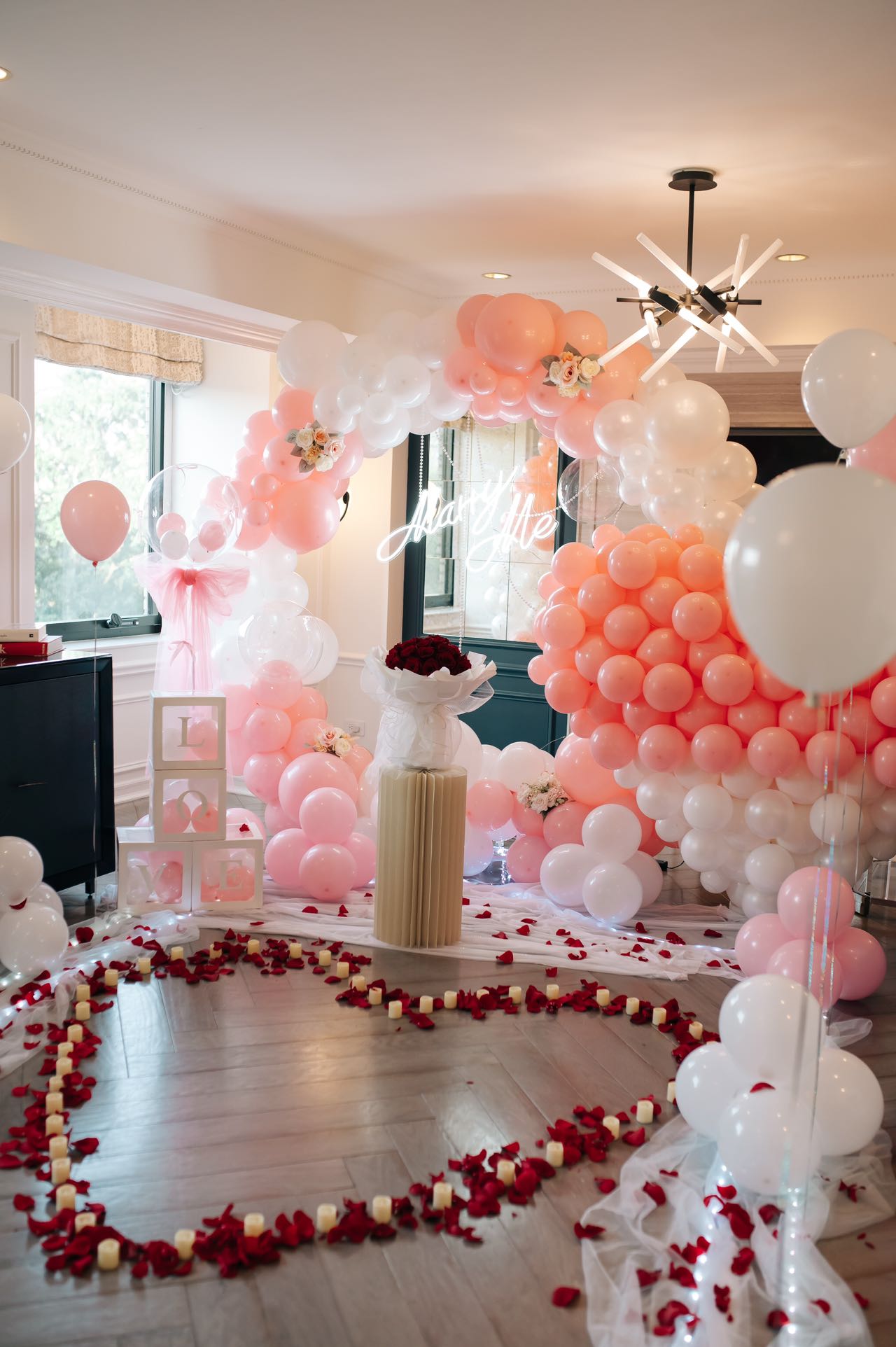 NYC Sweet Love Proposal Decor|Balloon Arch & Giant Heart + Red Rose Bouquet