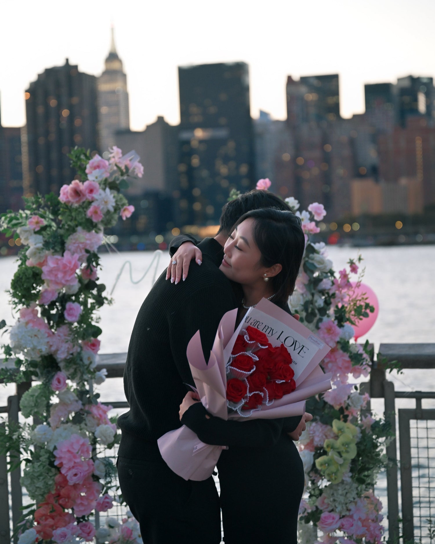 Long Island City Proposal｜Hunter's Point South Park｜White & Pink Florals