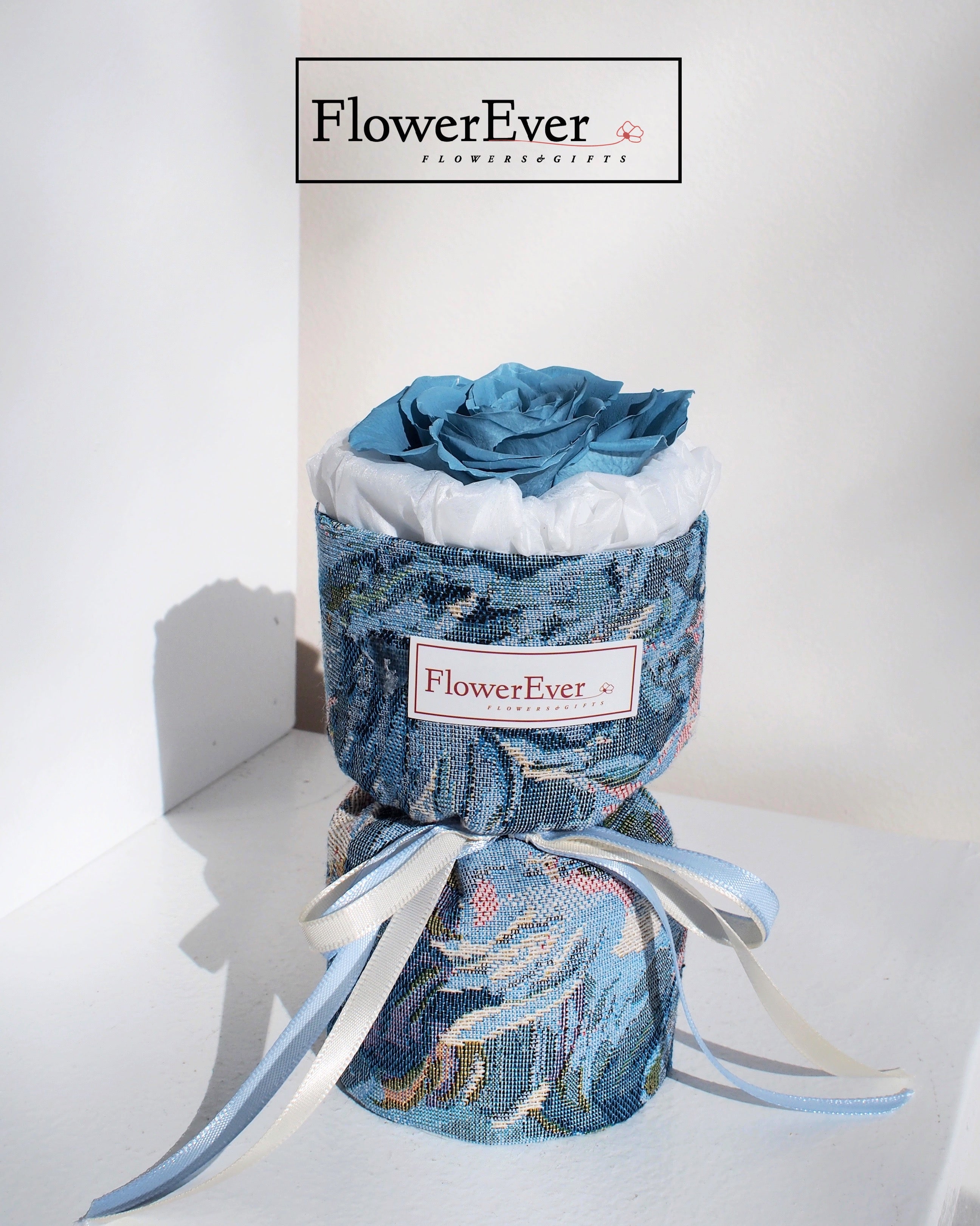 Mini Blue Preserved Rose Bouquet - Single Stem for a Special Gesture