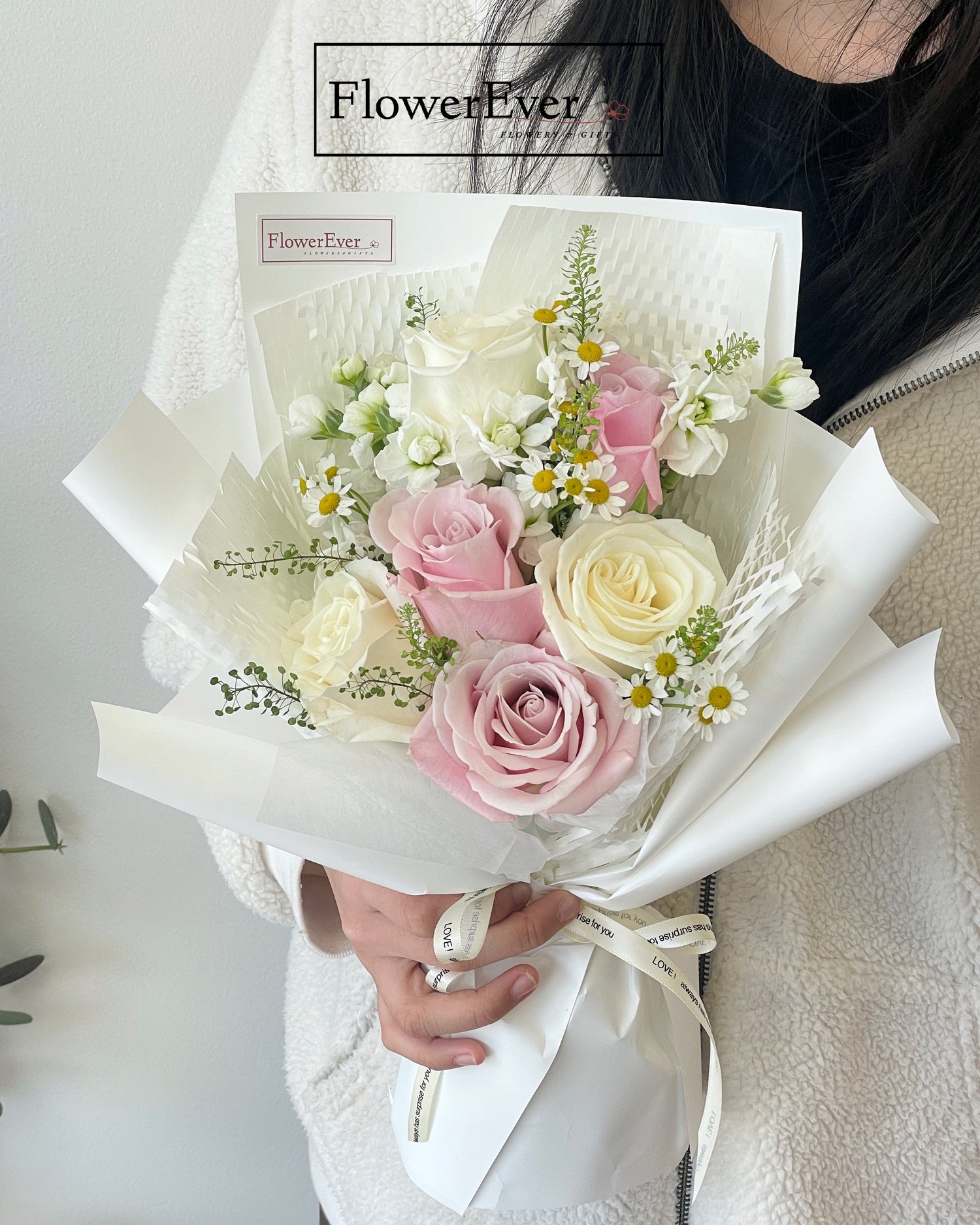 Cute Mixed Flowers Bouquet with Rose, daisies, and stocks