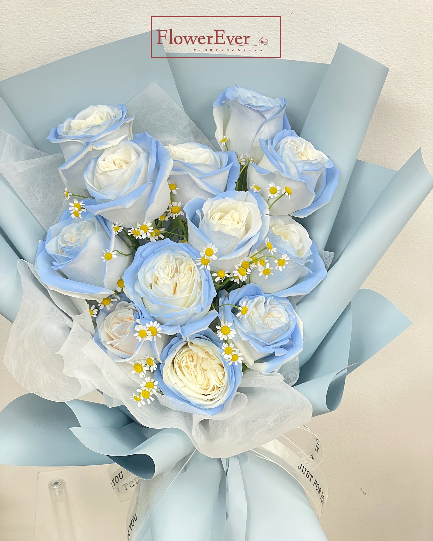 Ice Blue Rose Bouquet W. Daisies