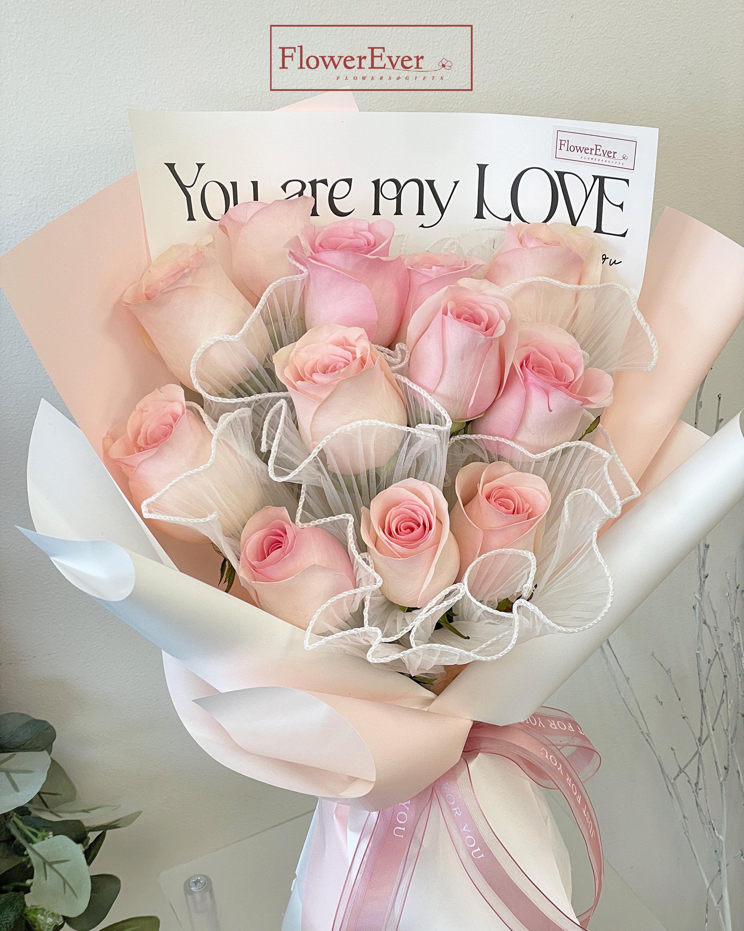 Pink Rose Bouquet with lace design