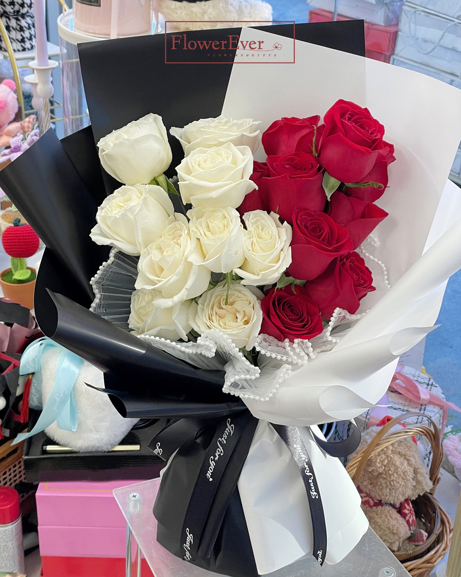 Red &amp; White Rose Bouquet in Black &amp; White Paper