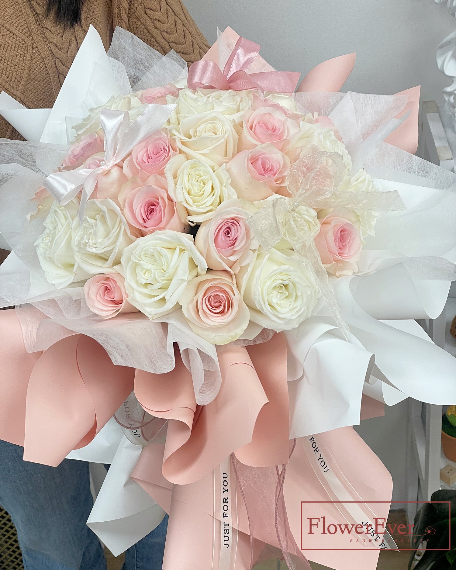 Pink Rose Round Bouquet in Luxury Style Wrapping