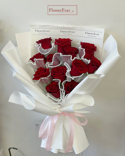 Red Rose Bouquet in White Floral Paper｜12 Stems