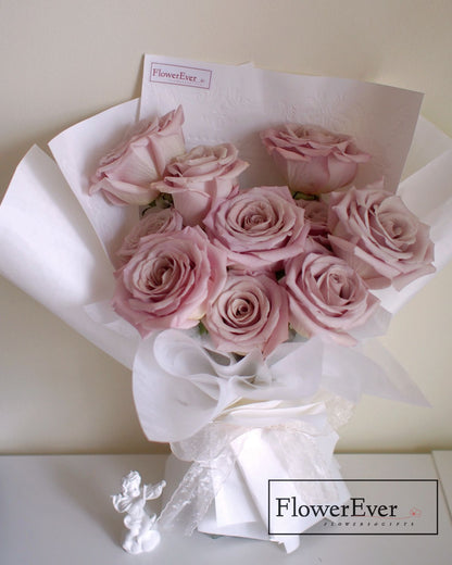 Classic beauty: Rose bouquet by Design It Yourself