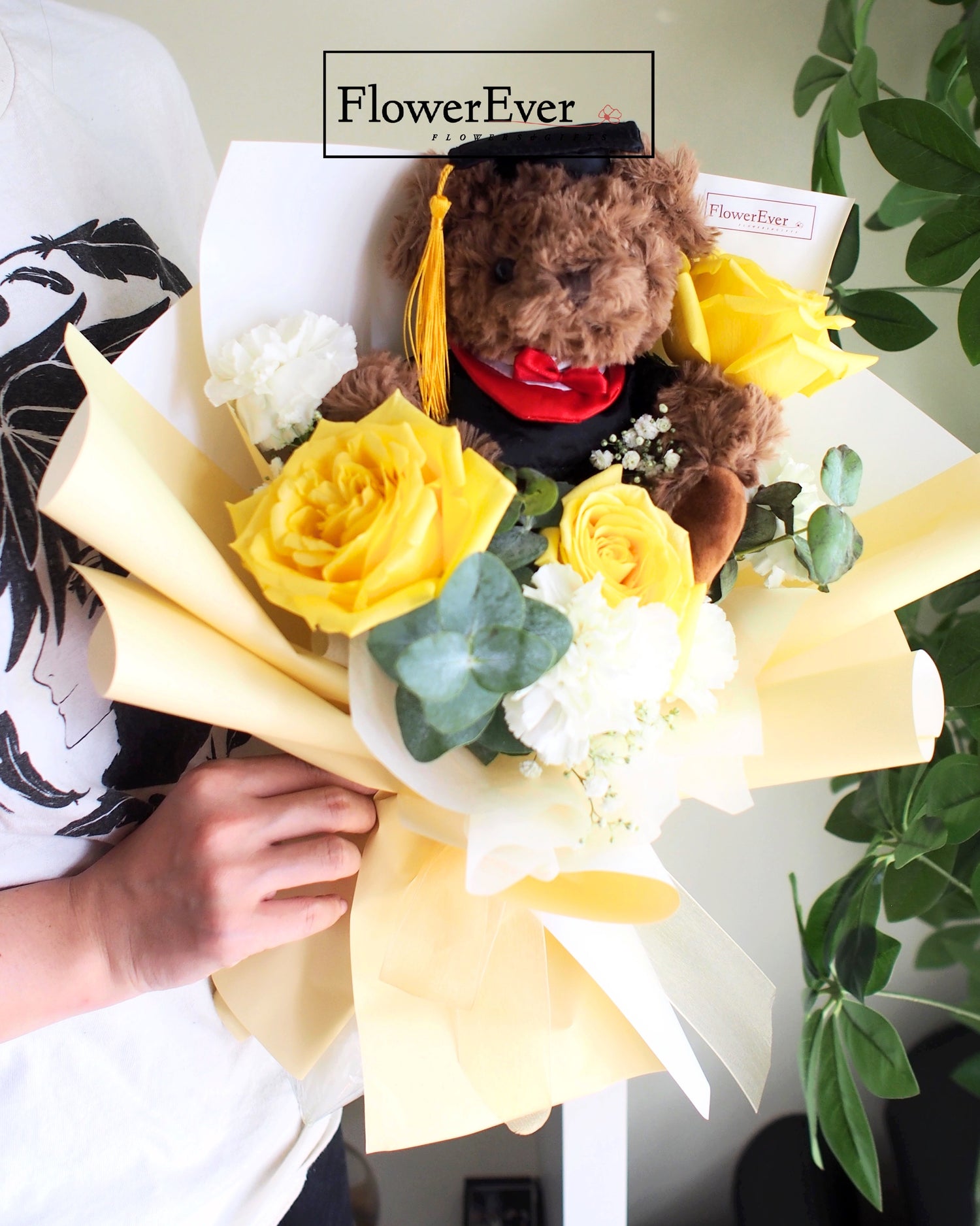 Rose Bouquet for Graduation with Black Teddy Bear｜3 Stem + Carnations