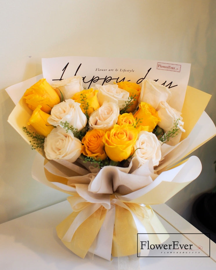 Elegant 16-Stem Yellow &amp; White Rose Bouquet in Soft Yellow Paper