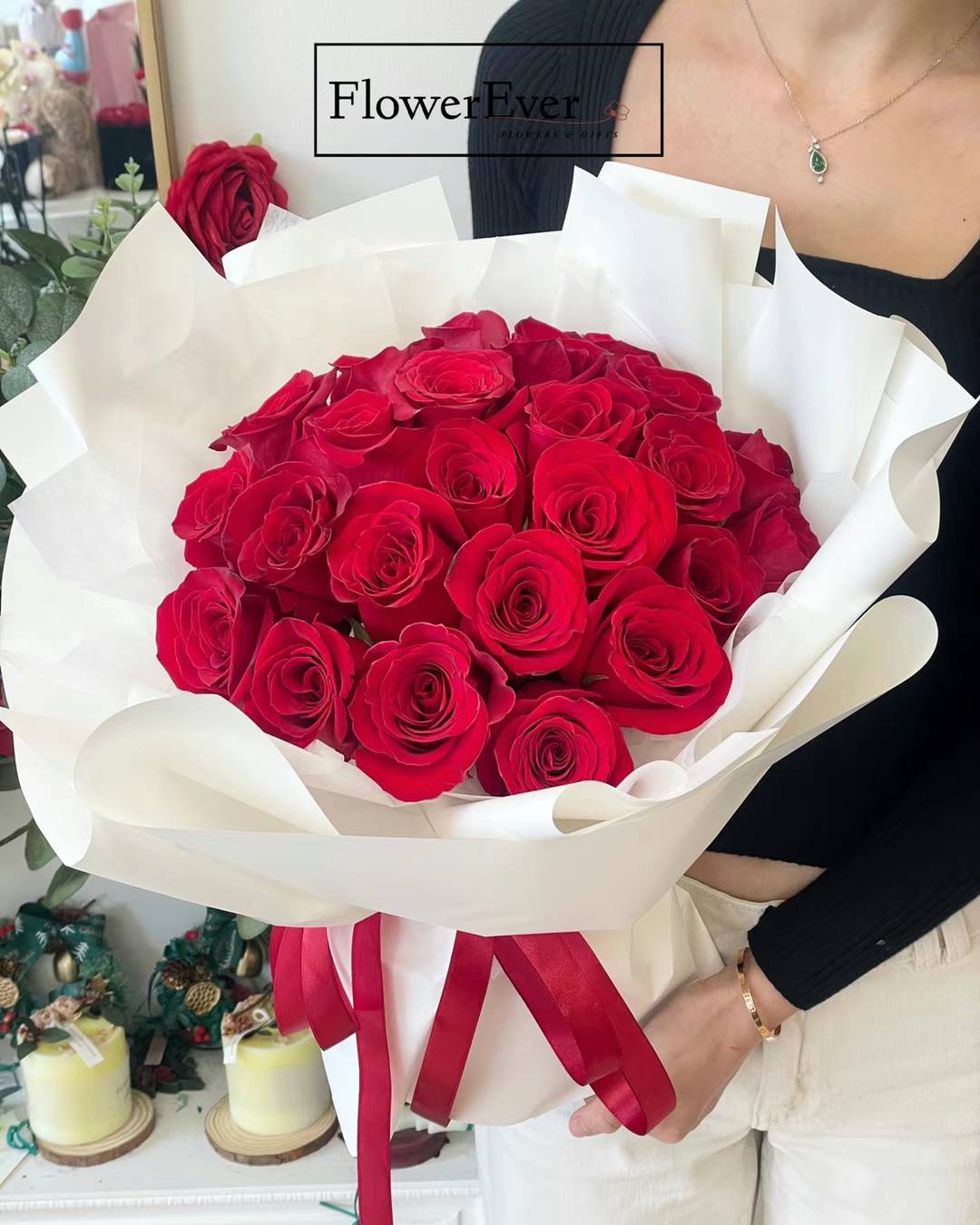 Red Rose Round Bouquet in Luxury Style